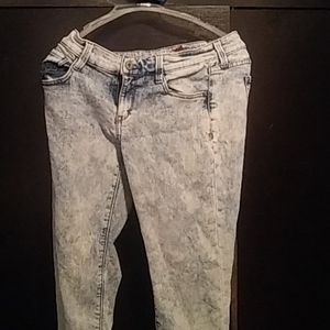 Acid washed jeans